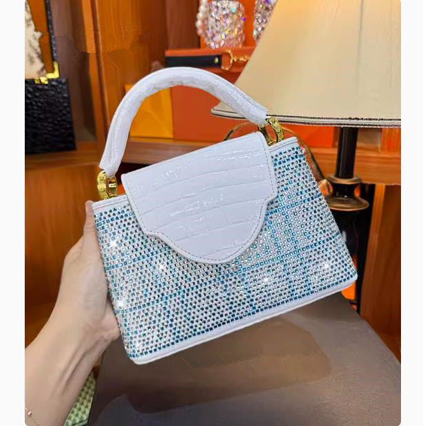 Avrupa ve Amerikan Lüks Elmas  - Luxury Bags Entry incelemesi ve fiyatı