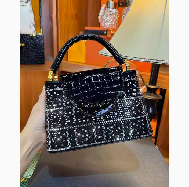 Avrupa ve Amerikan Lüks Elmas  - Luxury Bags Entry incelemesi ve fiyatı