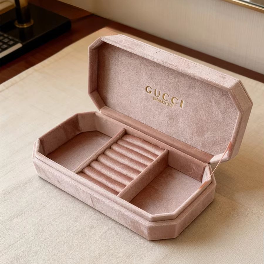 Gucci'nin açık pembe kadife se - Luxury Beach Bags Ysl incelemesi ve fiyatı