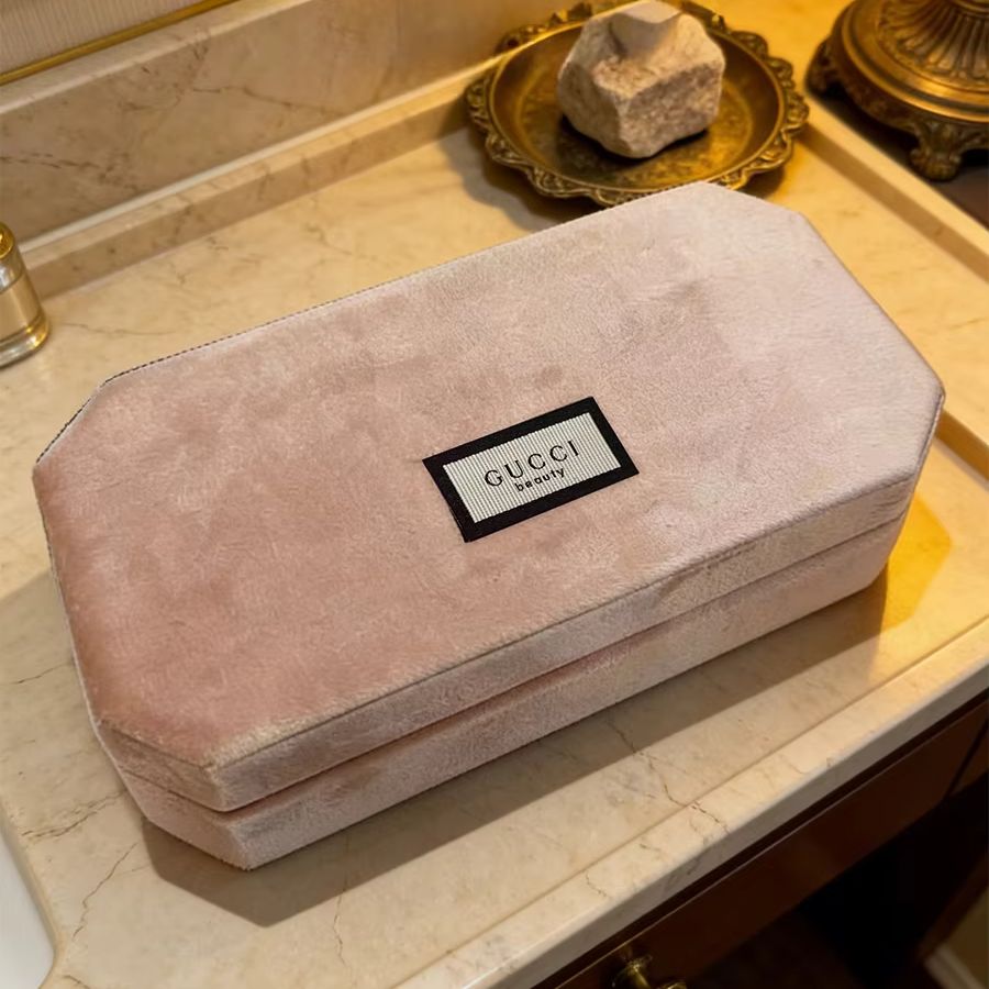 Gucci'nin açık pembe kadife se - Luxury Beach Bags Ysl incelemesi ve fiyatı